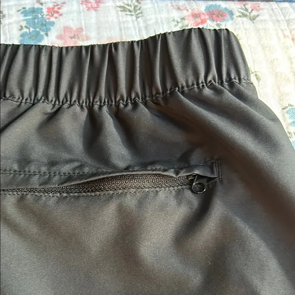 Vans Navy with Green Piping Athletic Shorts Size M - Image 7