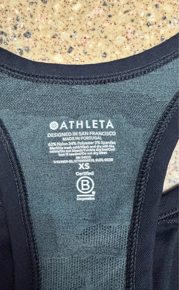 Black and grey camo athleta tank - Image 4