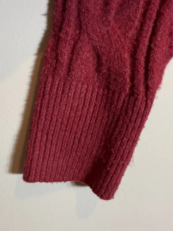 Aerie unREAL Cable Knit Sweater Pullover Women's Small Red Chunky Knit Soft Cozy - Image 6