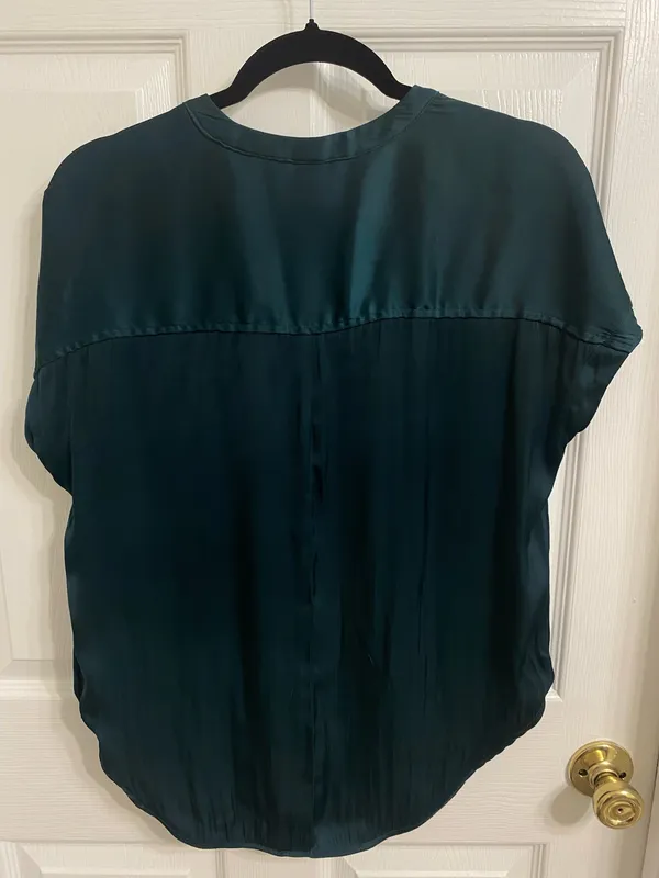Old Navy Women’s top - Image 2