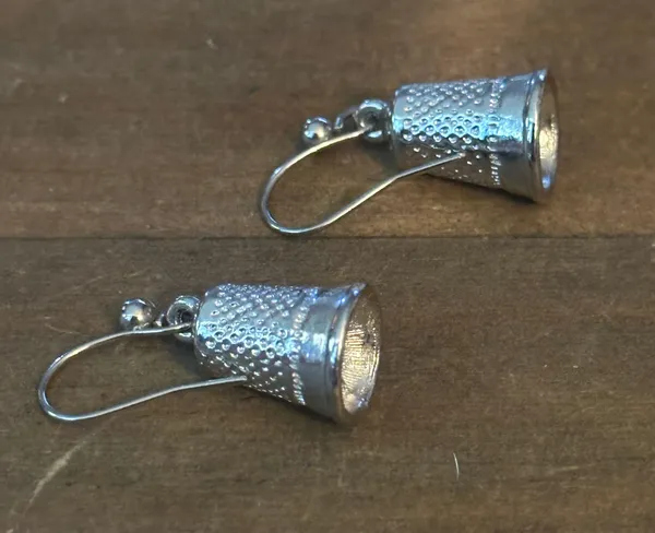 Silver tone sewing thimble dangle earrings - Image 4