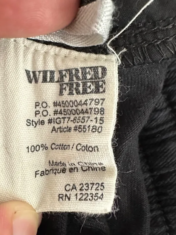 Aritzia Wilfred Free Womens Medium Sail Shorts Pull-On Drawstring Raw Hem Black - Image 6