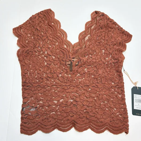 Shyanne Lace Knit Flutter Sleeve Crop Top Womens S Scalloped Edge Rust Boho NEW - Image 4