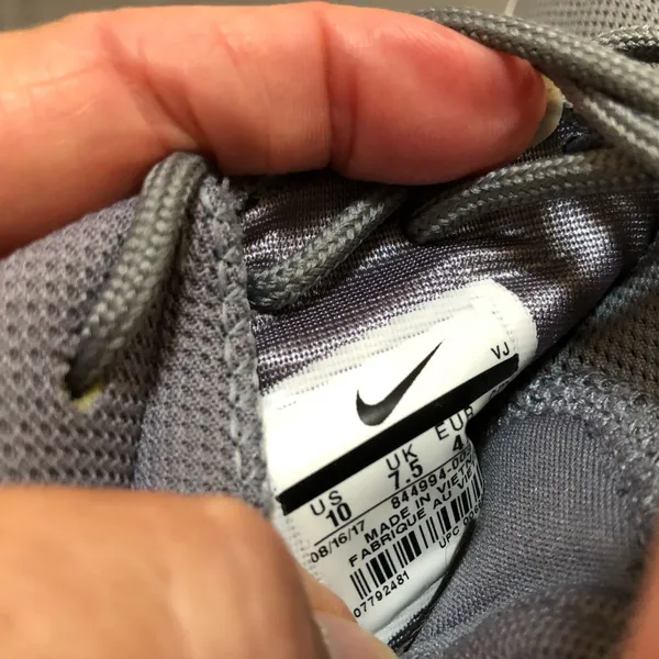 Nike Roshe One Sneakers - Image 7