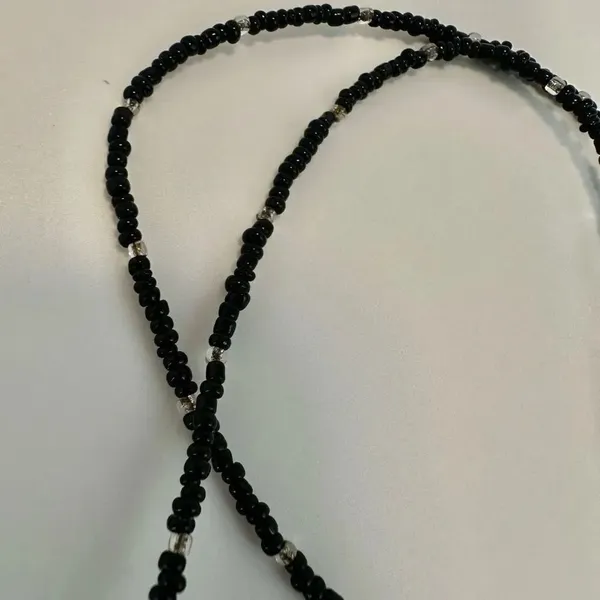 Silver tone and black beaded heart pendant necklace - Image 4