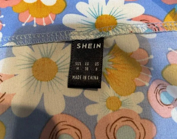 SHEIN mini flowered skirt - Image 4