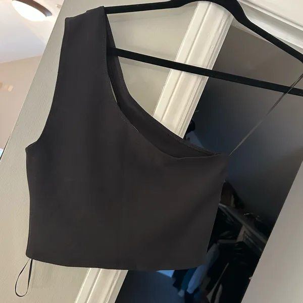 NWOT Abercrombie & Fitch Black Asymmetrical Cutout Black Tank Top - Image 5