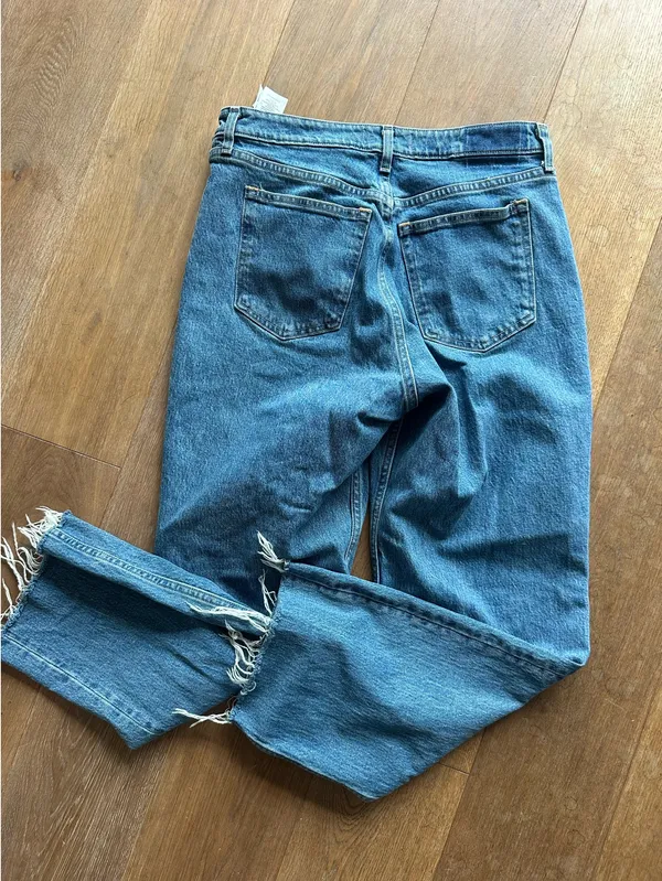 Curve Love Abercrombie High Rise 90s Relaxed Frayed Hem Jeans - Image 6