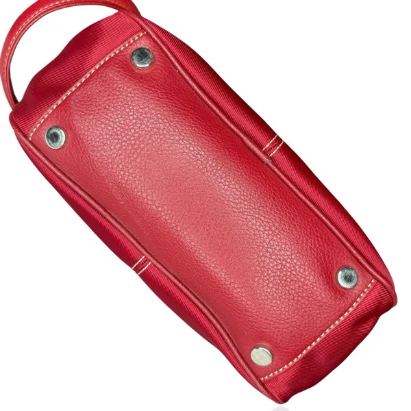 NWOT Fossil Shoulder Bag Red Nylon Multi Pocket‎ Key Charm Leather Strap - Image 4