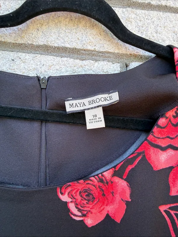 Sleeveless Black Midi Dress with Red Floral Panel - Image 4