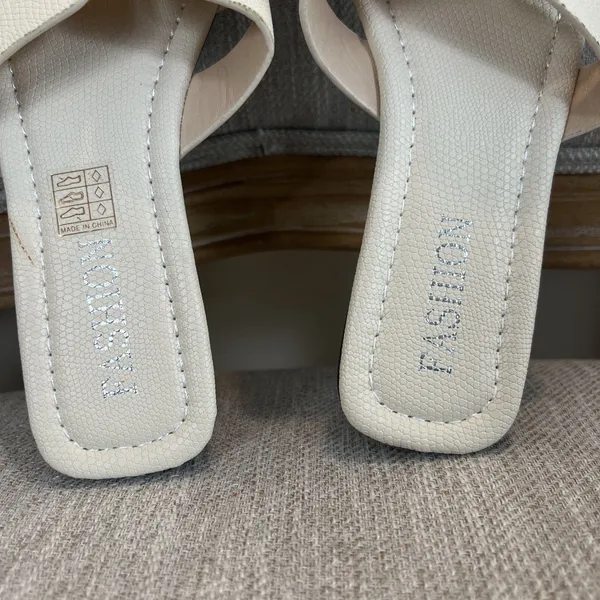 Faux Snakeskin Pattern Sandals Slip On Flats Ivory Women’s Size EU 37 6.5 US - Image 10