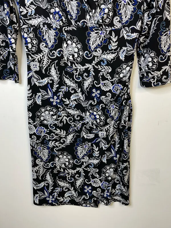 White House Black Market Black and White Floral Dress Size Medium - Image 3