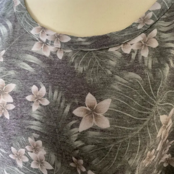 Chaser Vintage Jersey Boxy Deep Scoop Back‎ Tee Size Medium Floral - Image 3