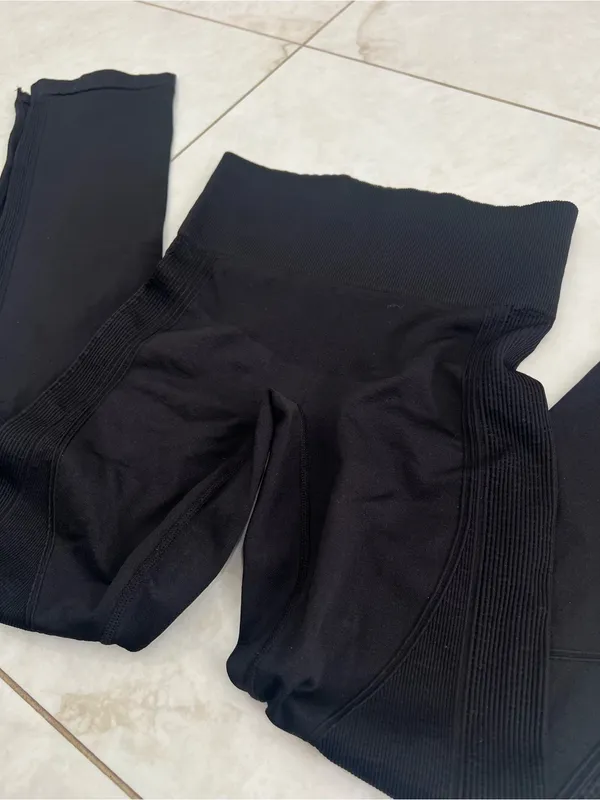 NEW ALALA Black High Waisted Ribbed Leggings Size Medium - Image 2