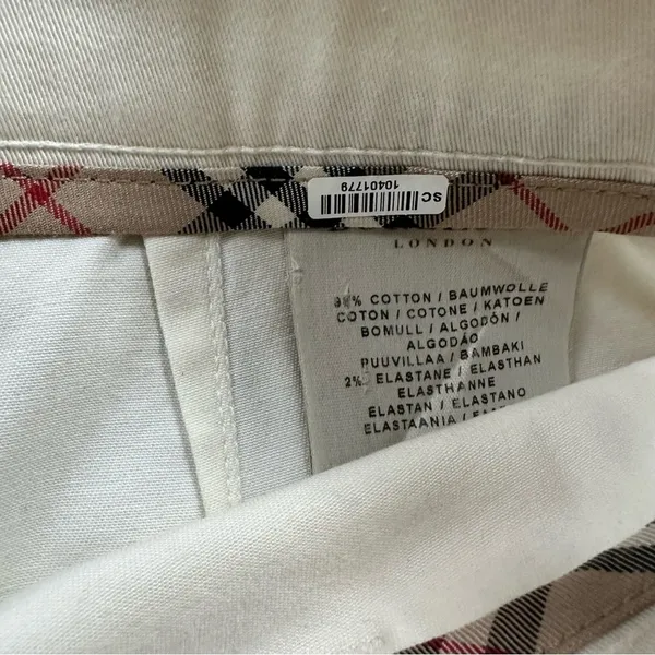 Burberry Cream color button skirt size 6 - Image 6