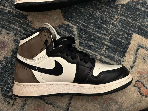 Jordan 1 Mocha High - Image 2