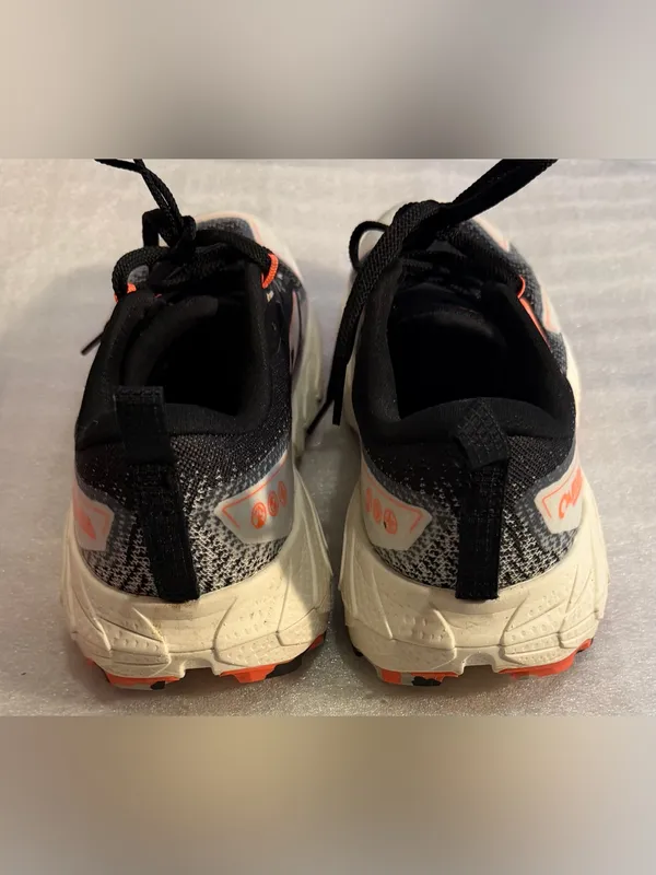 Brooks Cascada 18 Women's Trail Running Sneakers in Black, Gray, Orange - Image 4