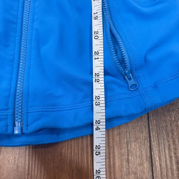 Lululemon Forme Jacket Cuffins Cornflower Blue W4B78S Women's Size 4 $108 EUC - Image 6