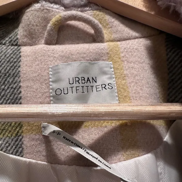 Urban Outfitters Green Yellow Cream Plaid Sherpa Collar Trucker Jacket‎ Sz Small - Image 4
