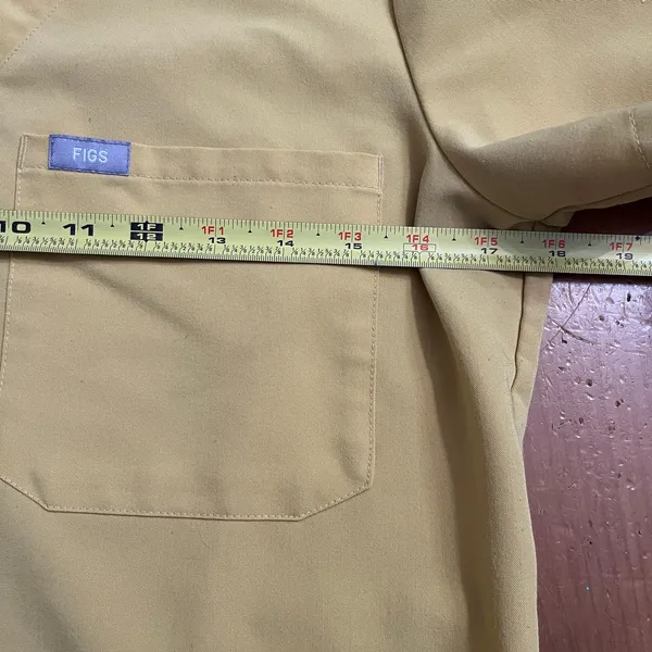 FIGS Women's Tan‎ Short Sleeve V-Neck Catarina Three-Pocket Scrub Top Size XS - Image 7