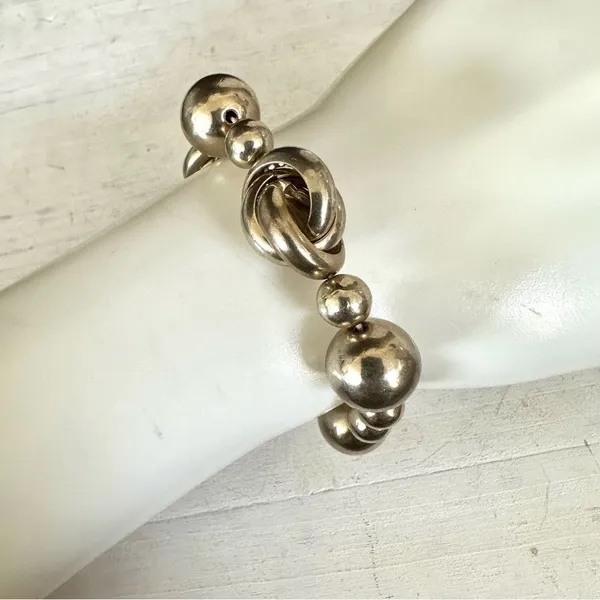 Silver tone stretchy bracelet - Image 2