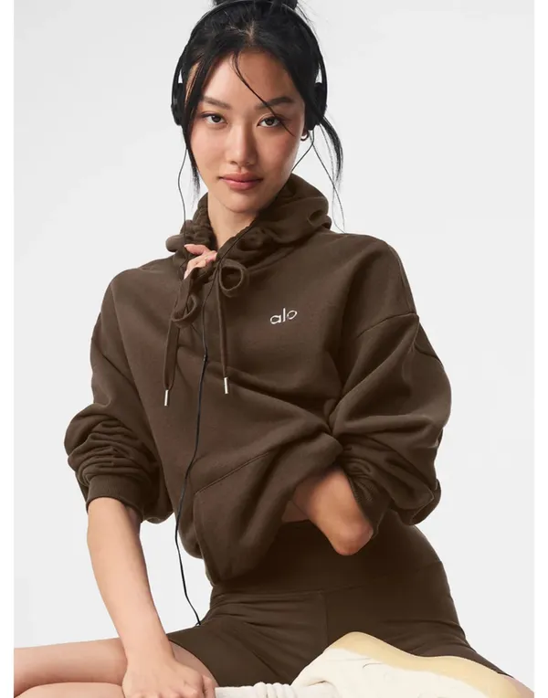 Alo Yoga Sweatshirt - Image 3