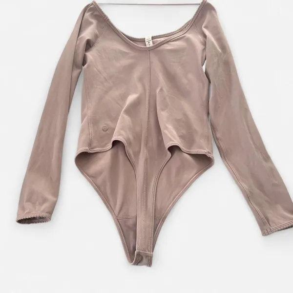 Lululemon Full Freedom Bodysuit Smoky Blush Nulu Low Back Seamless Size 6 - Image 3