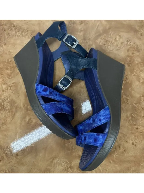 Crocs Leigh II Graphic Blue Ankle Strap Wedge Sandals Women's 8 Comfort - Image 4