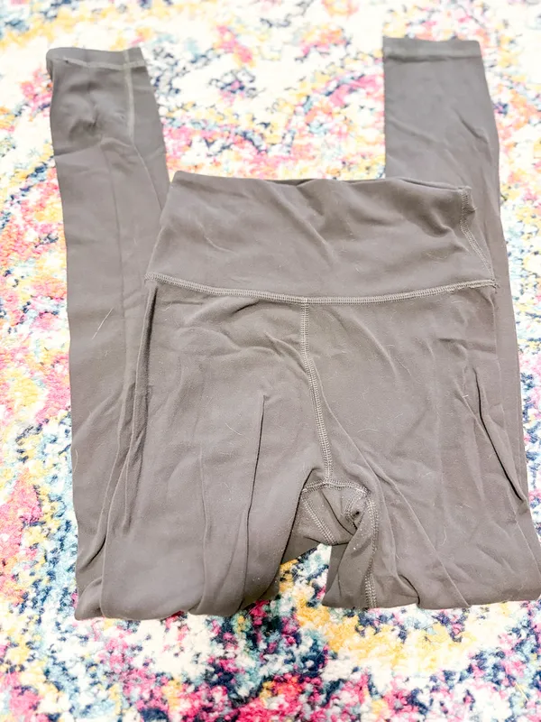 Aritzia TNA Butter cheeky High Rise Leggings - Image 6