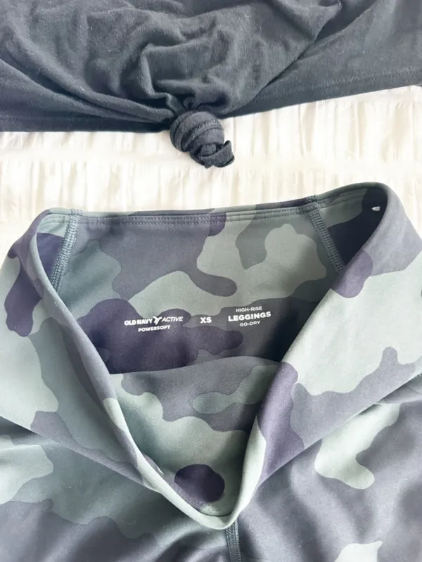 Workout Outfit Set Camo Black Aerie Old Navy XS Small - Image 3