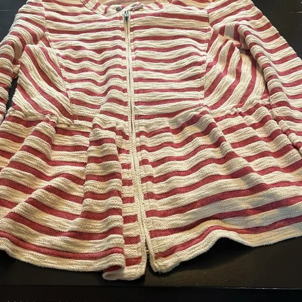 Free People women’s sweater small good used condition in pink/cream. - Image 3