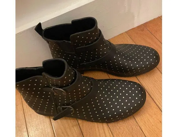 NWOT Cougar Royale‎ ankle rain boots black white polka dot women's size 8 - Image 7