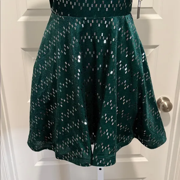 City Studio Green Metallic Fit &‎ Flare Dress Size 1 NWT Holiday Party Glam - Image 5