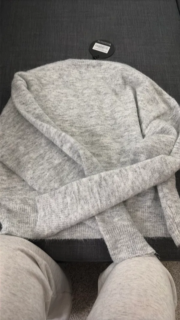 White fox grey cardigan - Image 3