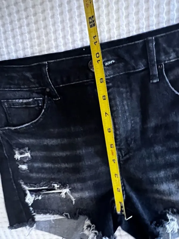 Risen Black Women’s Distressed Black Denim Shorts Size L - Image 6