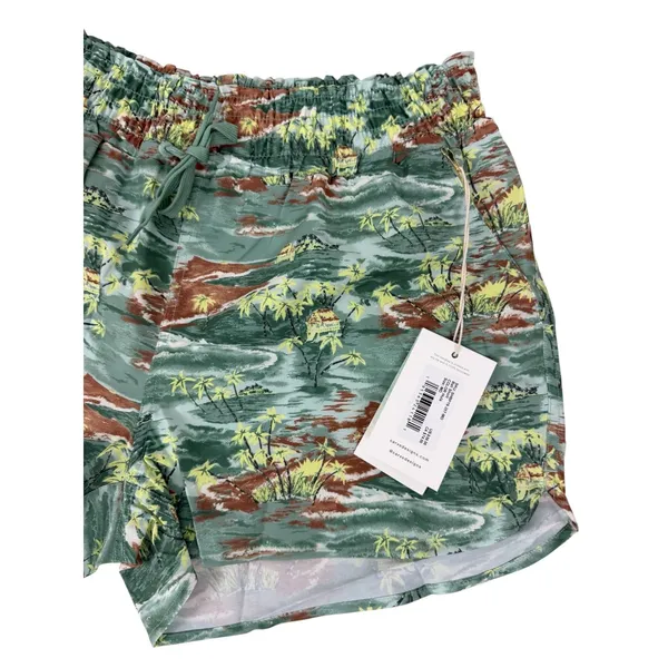 Carve Designs Women's Green Shorts Size M New With Tags - Image 4