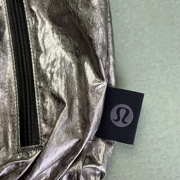 Lululemon X Barrys‎ Women's Titanium Foil Stronger As One Hooded Jacket Size 0 - Image 16