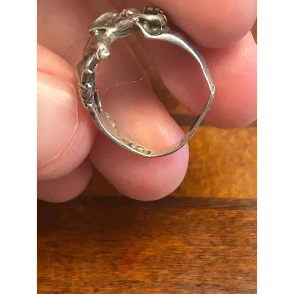 925 Stelring Silver Ring Size 4 Very Cute V22 2.44g Scrap Damaged elephant - Image 4