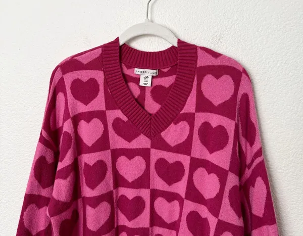 [Sincerely Jules] Pink Geometric Heart Print V-Neck Oversized Sweater Sz Medium - Image 3