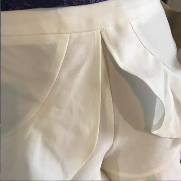 Aqua White Ruffle Accent High Waist Shorts Nwt (M) - Image 8
