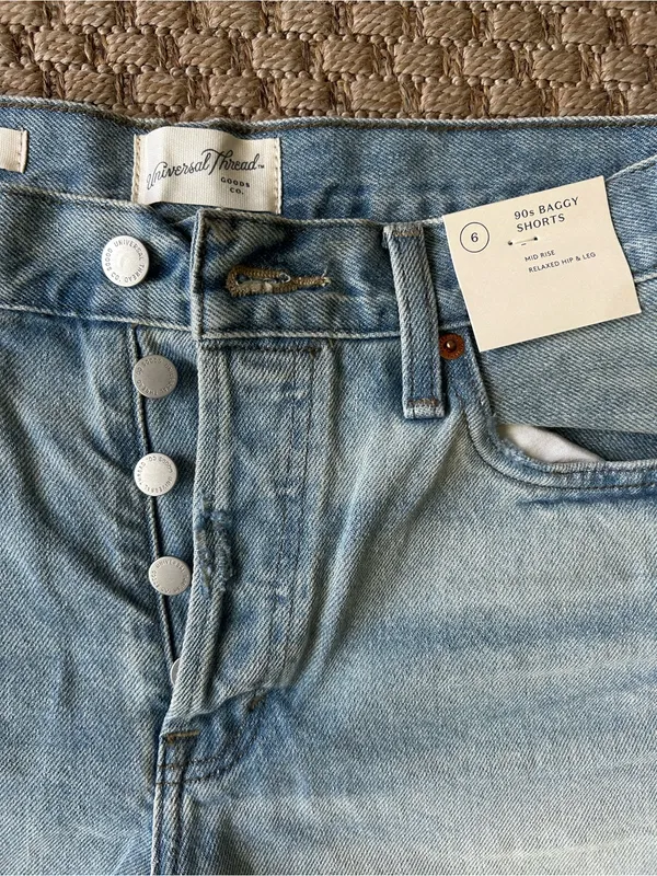 Universal Thread Mid-Rise 90s Baggy Distressed Denim Shorts with Button Fly - Image 2