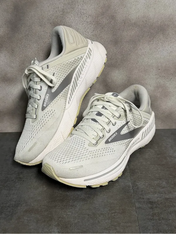 Brooks Adrenaline GTS 22 Women’s Oyster Grey/White Sneakers 1203531B134 Sz 7.5B - Image 13