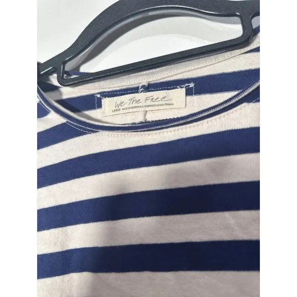 NWOT we the free long sleeve stripe shirt size medium - Image 2