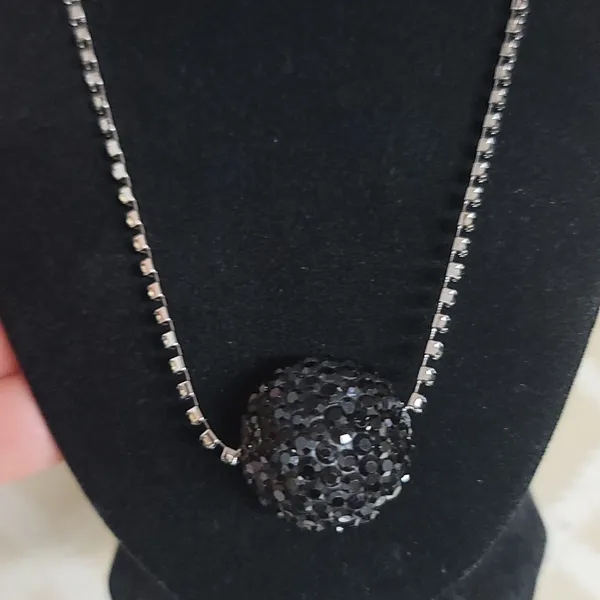 FREE PEOPLEDisco Disco Pendant Necklace In black - Image 5