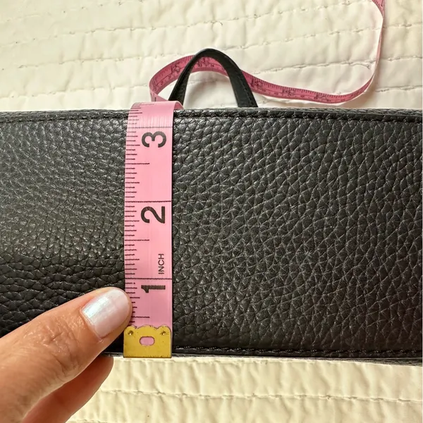 Kate Spade Black and Gold Pebbled Leather Crossbody Bag - Image 9