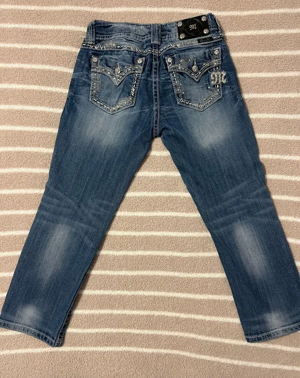 Capris - Image 3