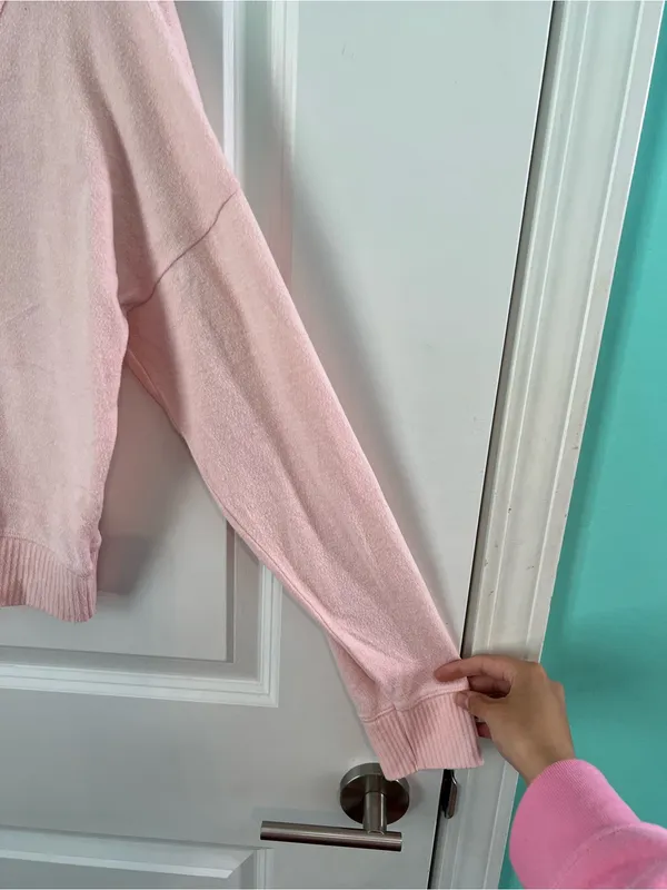 Abercrombie & Fitch Y2K Pink Cozy V Neck Top Size Small - Image 3