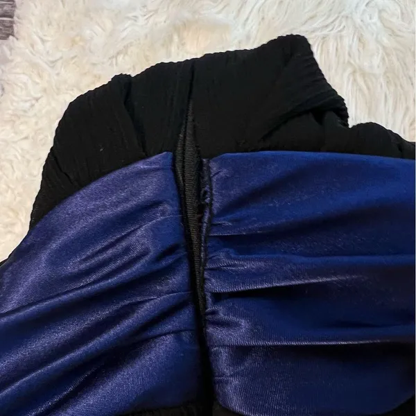 I.N. San Francisco cocktail dress size 3 Ties around neck pleats black blue - Image 15