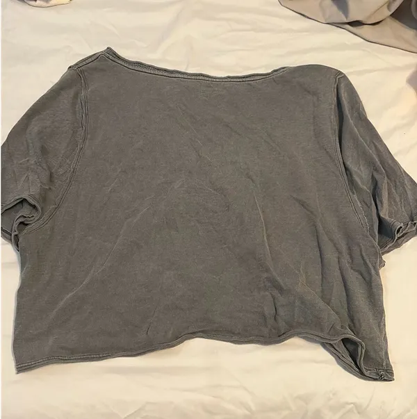 Aerie Oversized Cropped T-Shirt V-Neck Grey - Image 3