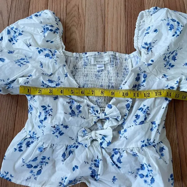 White Blue Floral Peplum Top Large Cottagecore Coquette Puff Sleeve Tie Front - Image 6